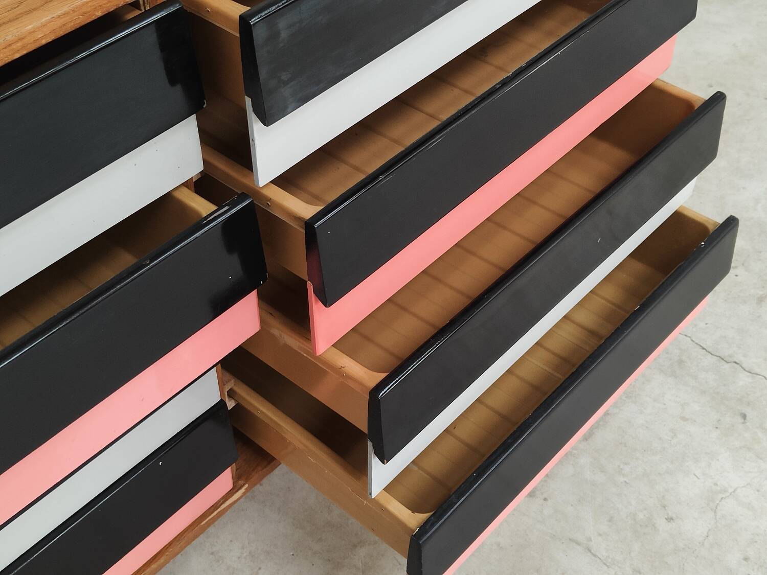 U-453 pink chest of drawers with 8 drawers by Jiri Jiroutek for Interier Praha 1960