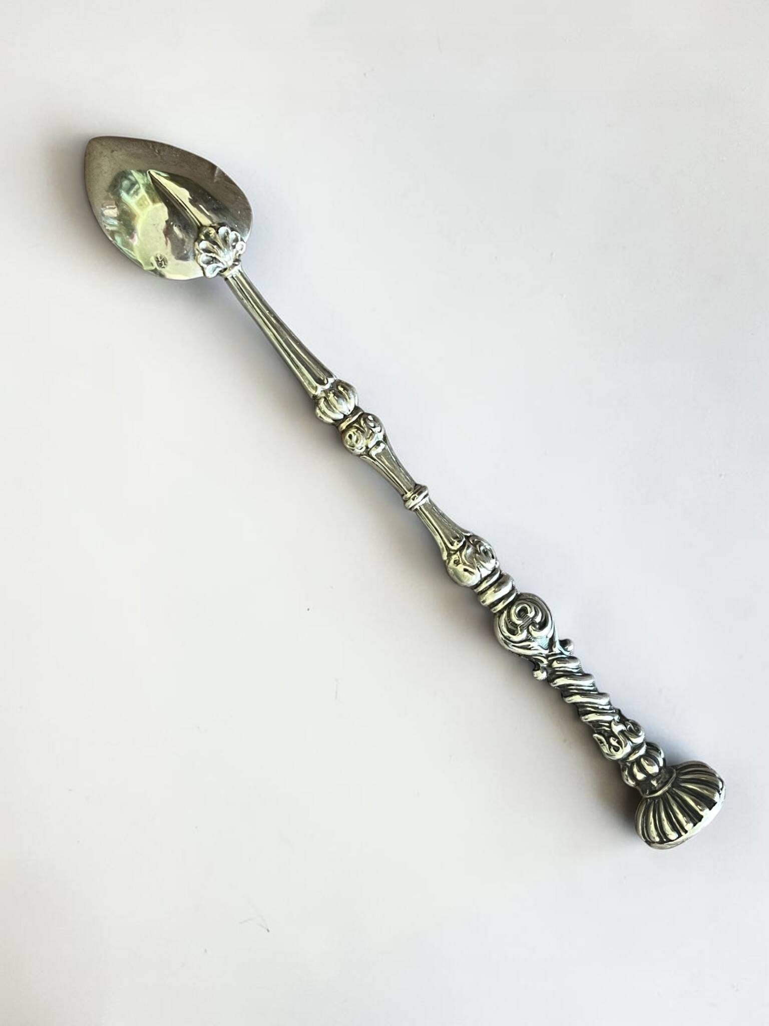Silverware, medicine spoon with Minerva punch, 19th century.