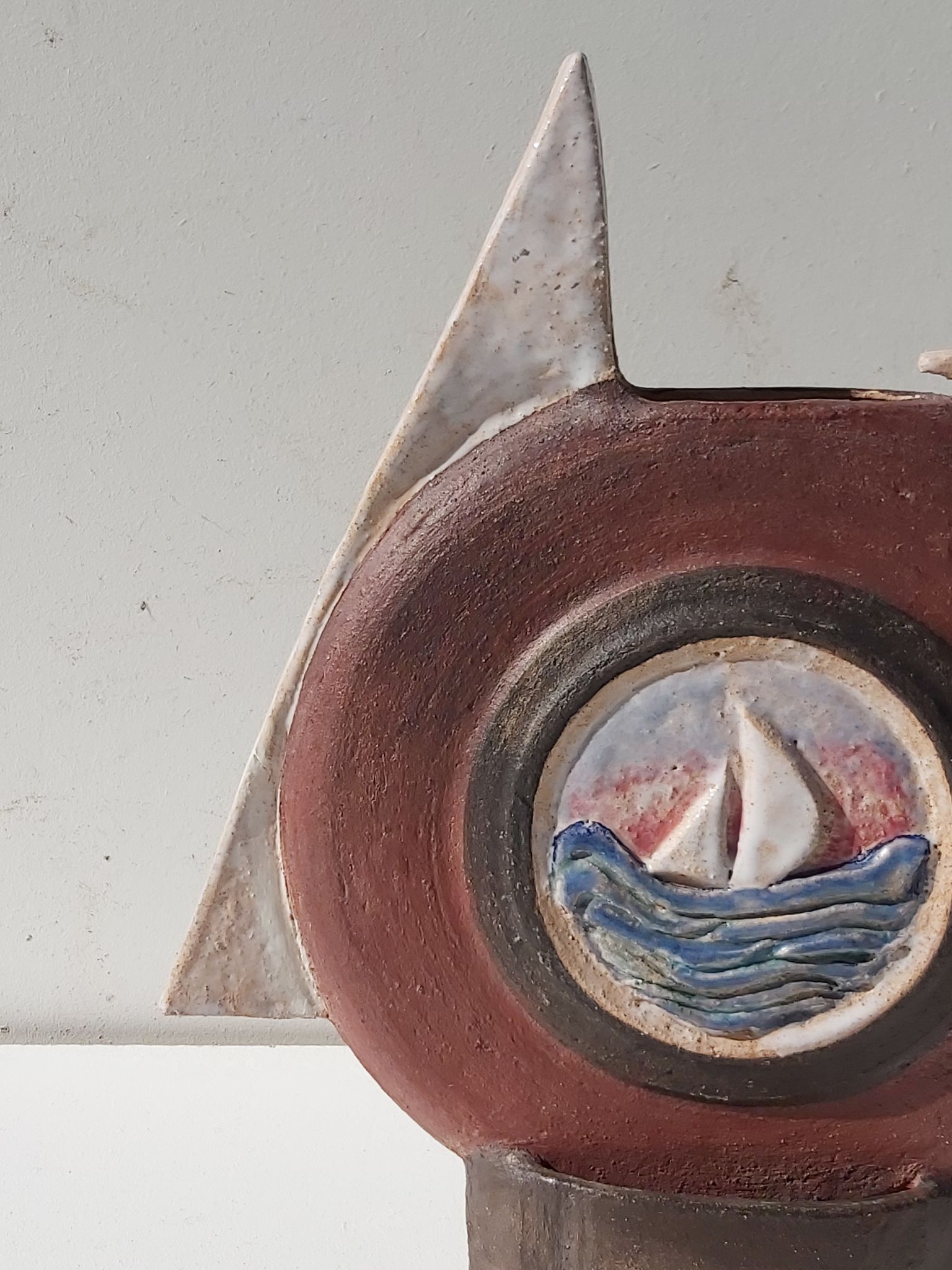 Vase céramique décor bateau signé