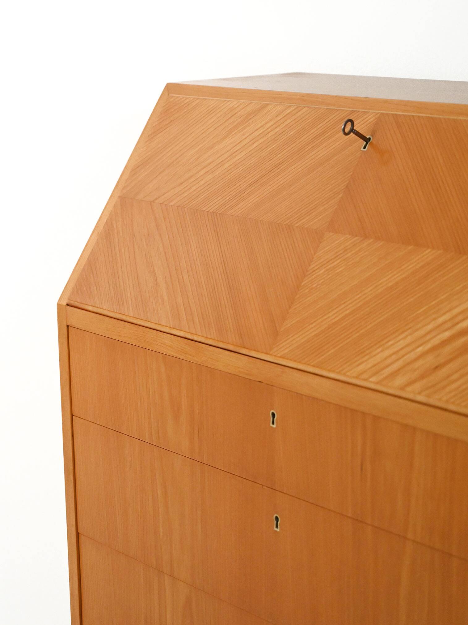 Secrétaire en orme scandinave et bois de bouleau, années 1950