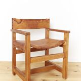 Chaise avec accoudoirs en pin massif et cuir de selle de Biosca