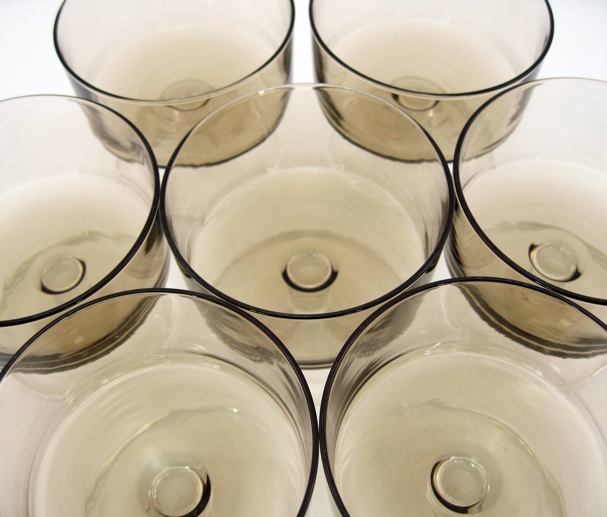 7 champagne glasses in smoked brown glass - Cavalier Sweden Luminarc Arcoroc France - vintage 70s