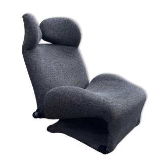 Wink armchair designed by Toshiyuki Kita for Cassina in 1980