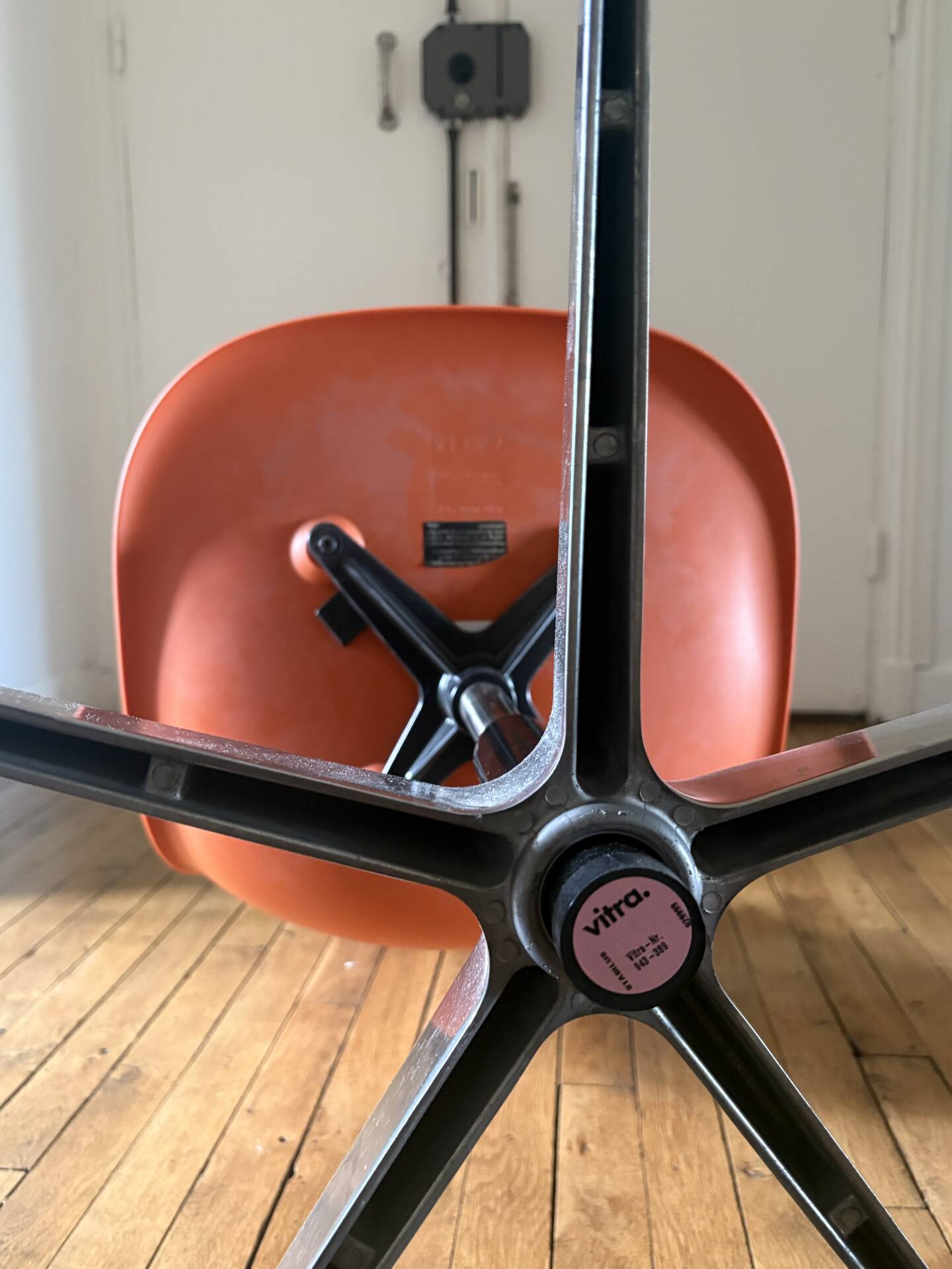 Vitra eames desk chair