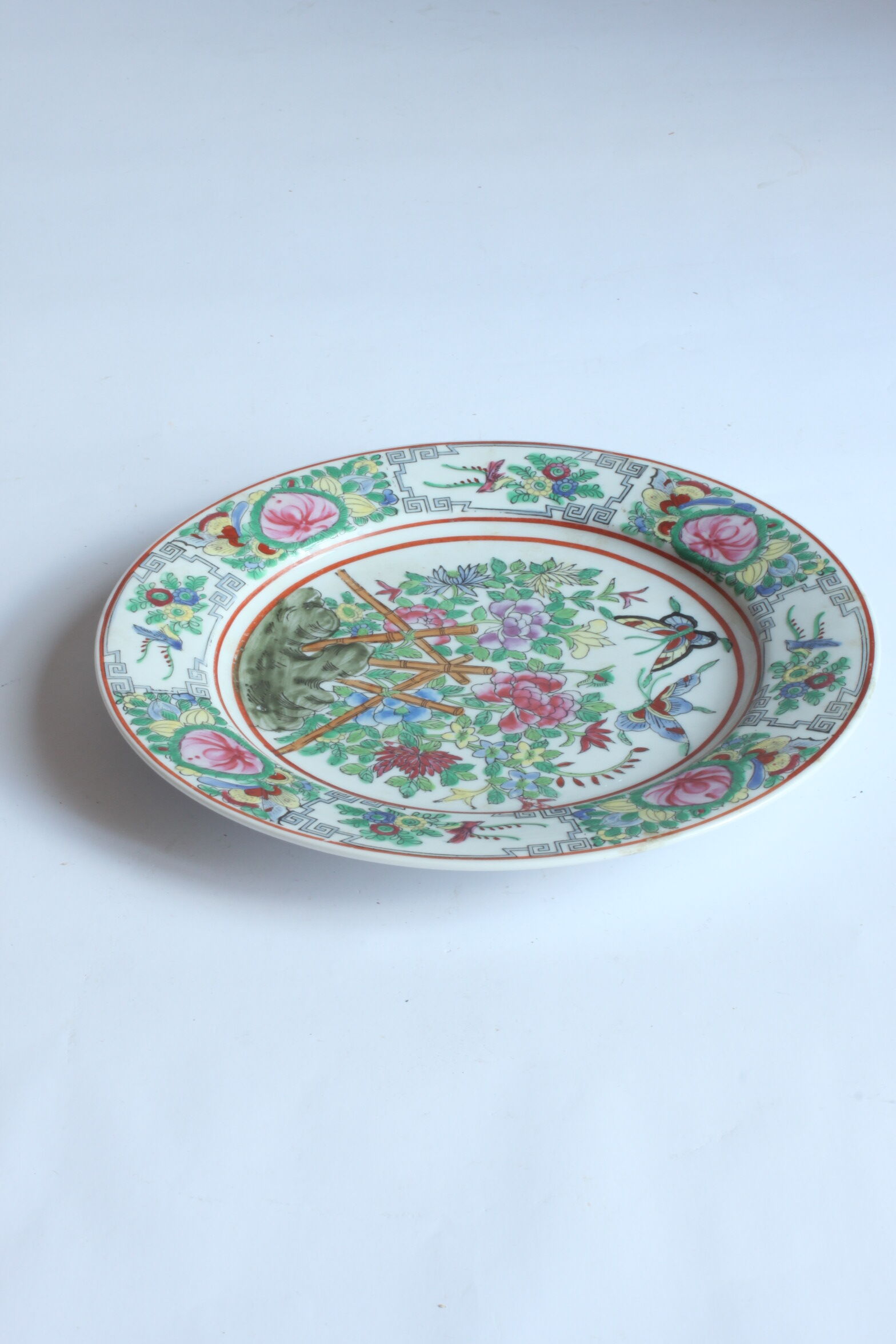 Assiettes beurrées chinoises, Famille rose Canton