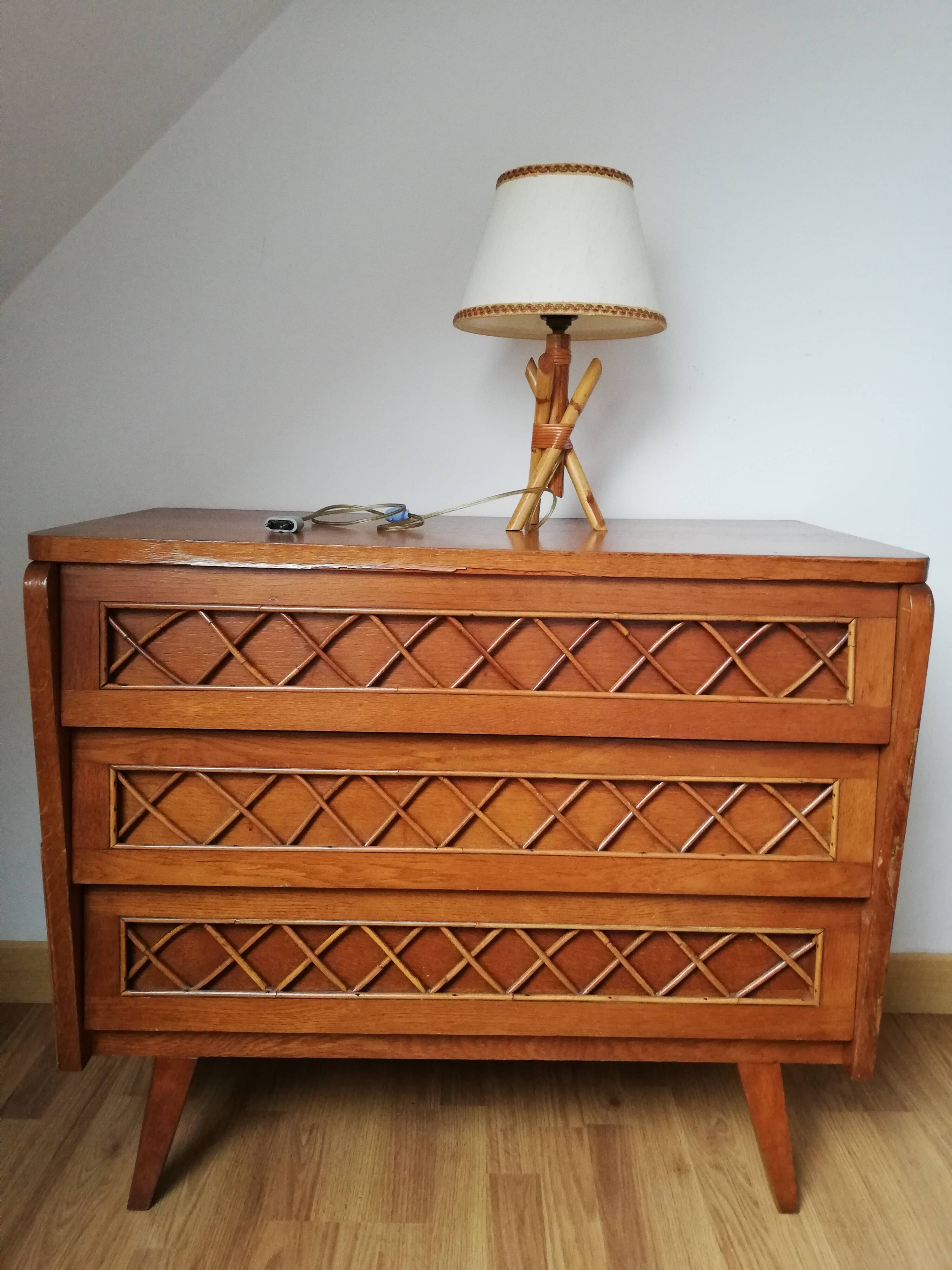 Convenient wood and rattan compass feet