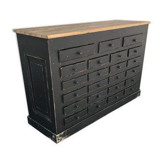 Old drawer cabinet