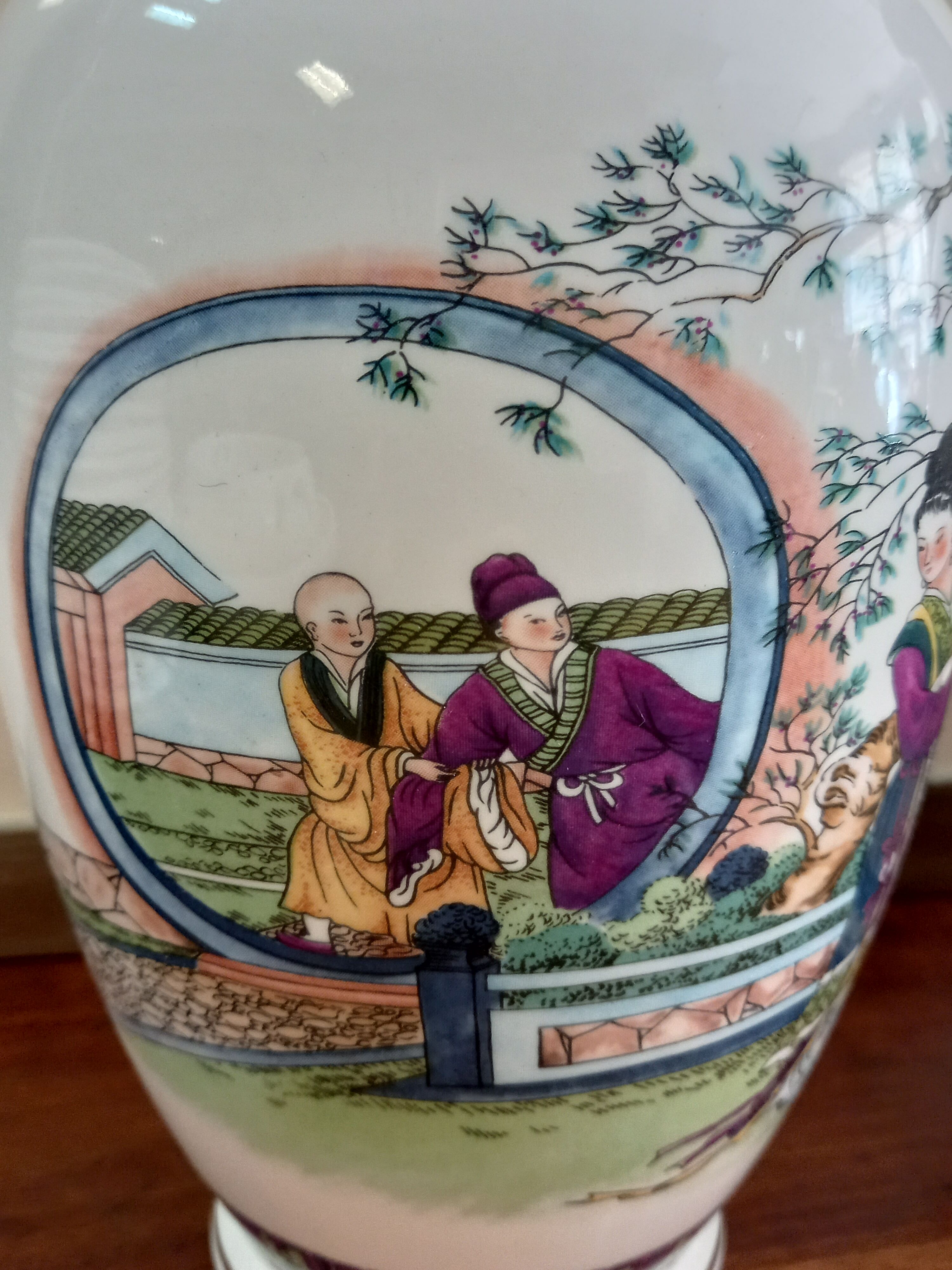 Pair of Chinese vase