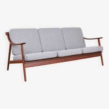 Mid-Century Danish Teak Sofa by Arne Hovmand-Olsen for Mogens Kold, 1960s.