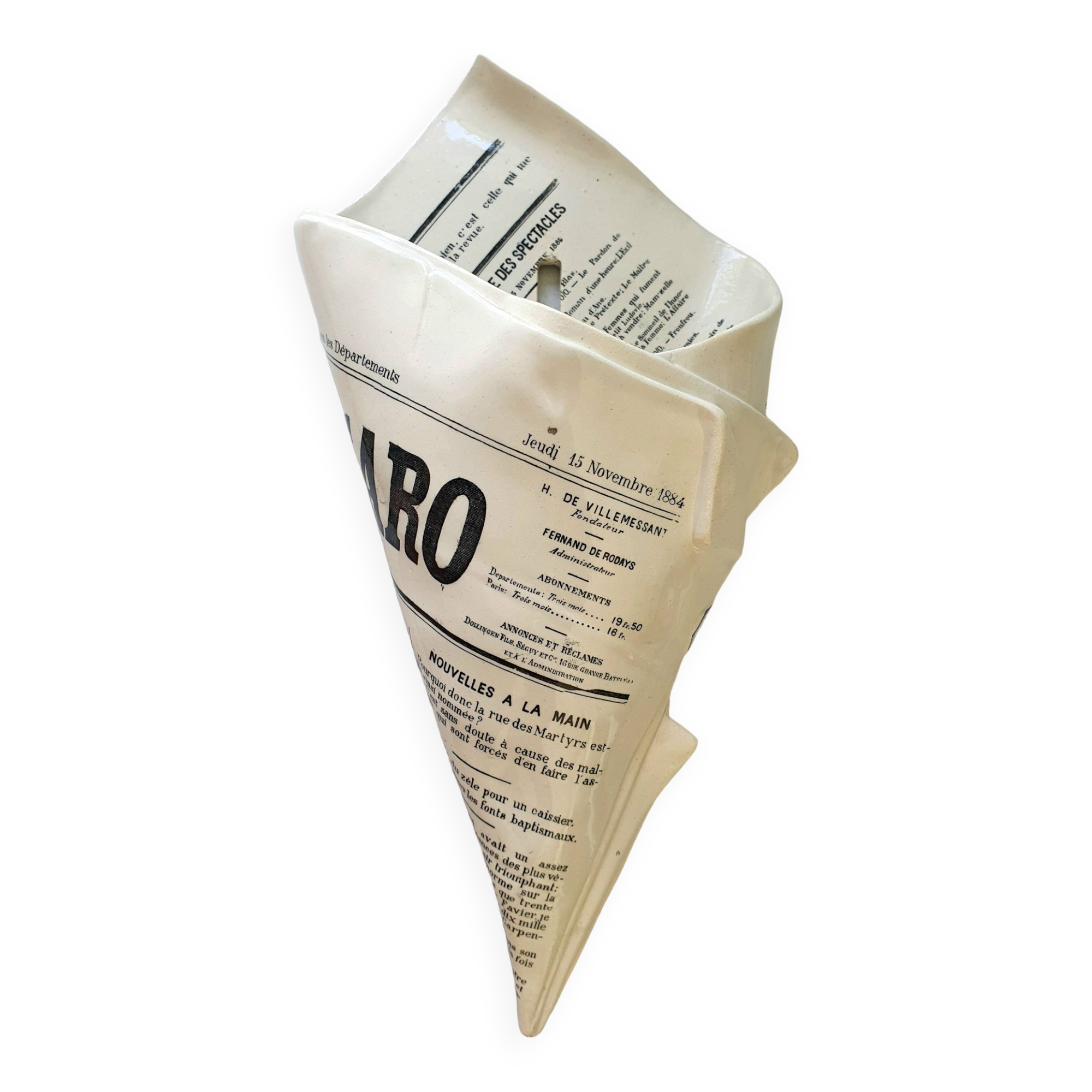 Wall-mounted empty pocket