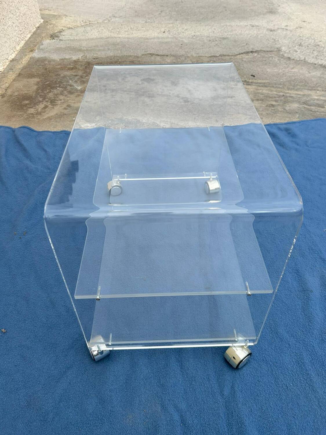 Vintage plexiglass coffee table/furniture on casters
