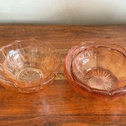 Coupelles roses en verre de Reims