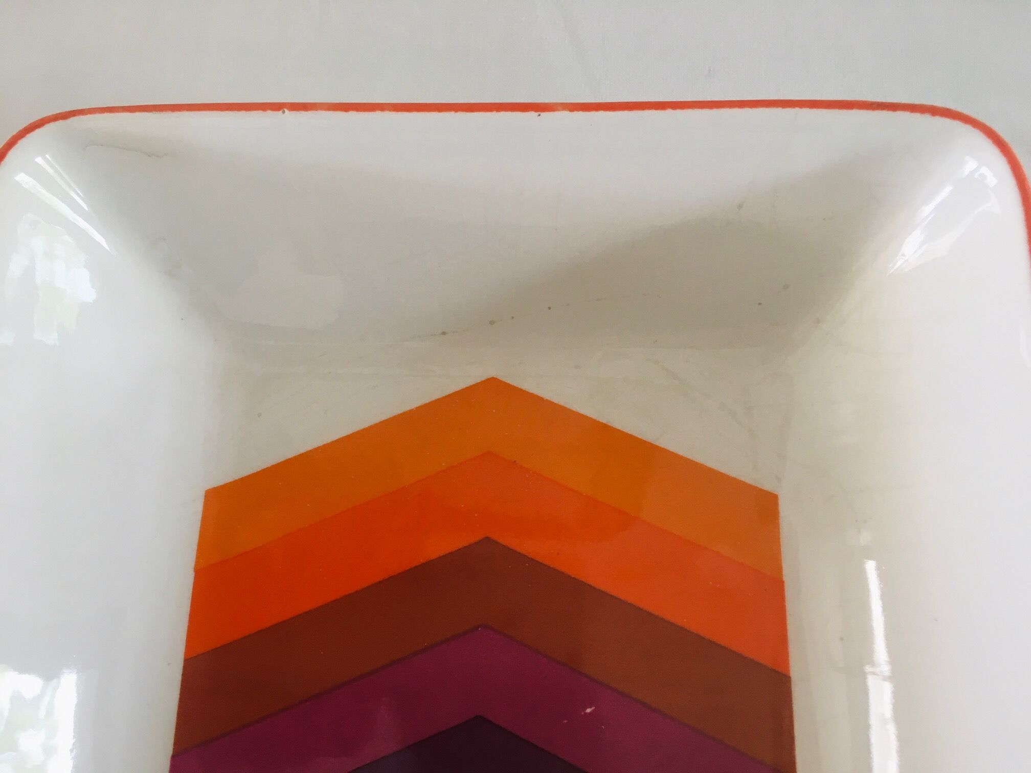 Gien service in enamelled porcelain modèle "arrows" 70s