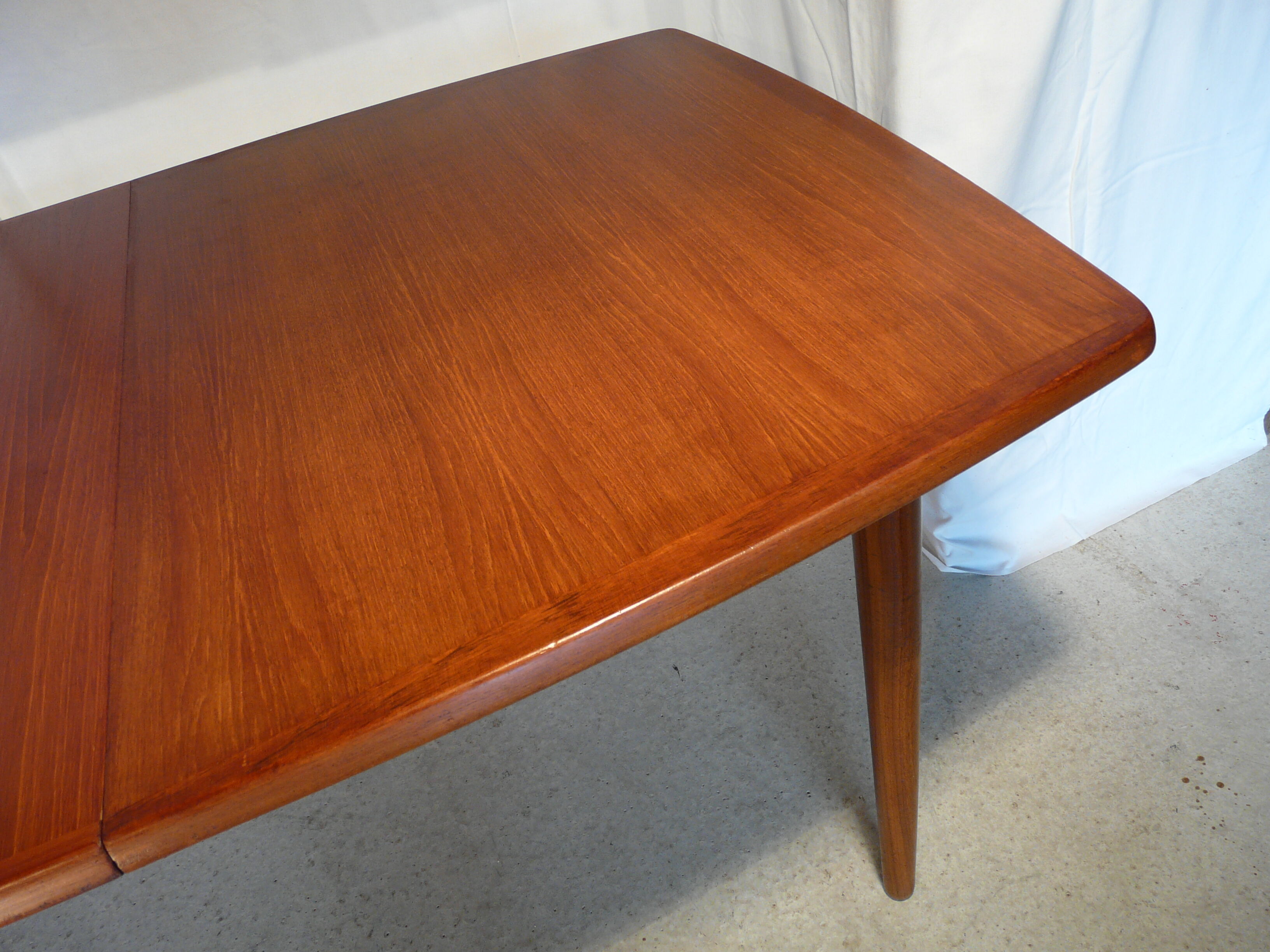 Scandinavian vintage extendable rectangular table