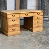 Flat oak desk