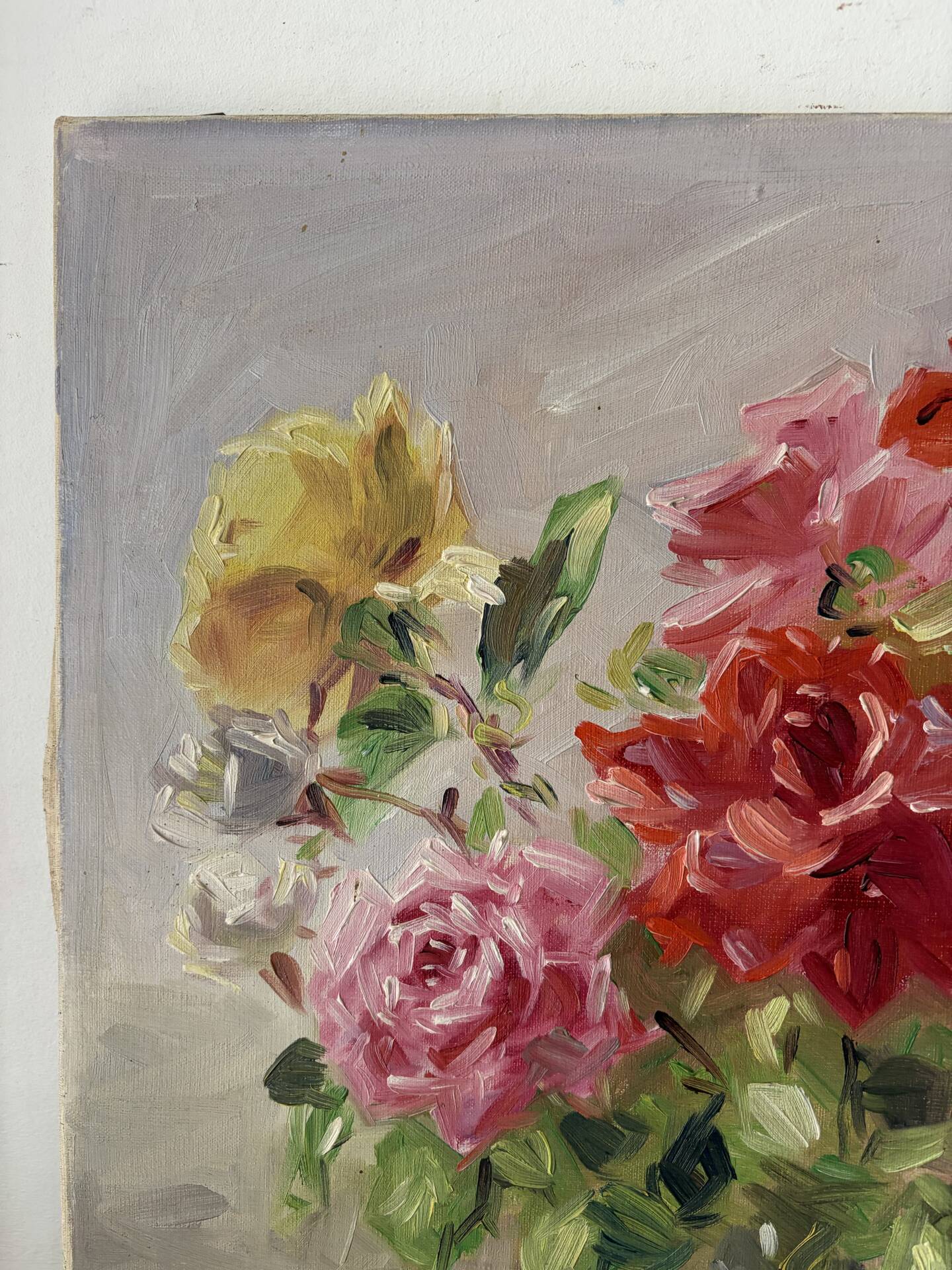 Bouquet of roses in a glass vase, oil on canvas signed
