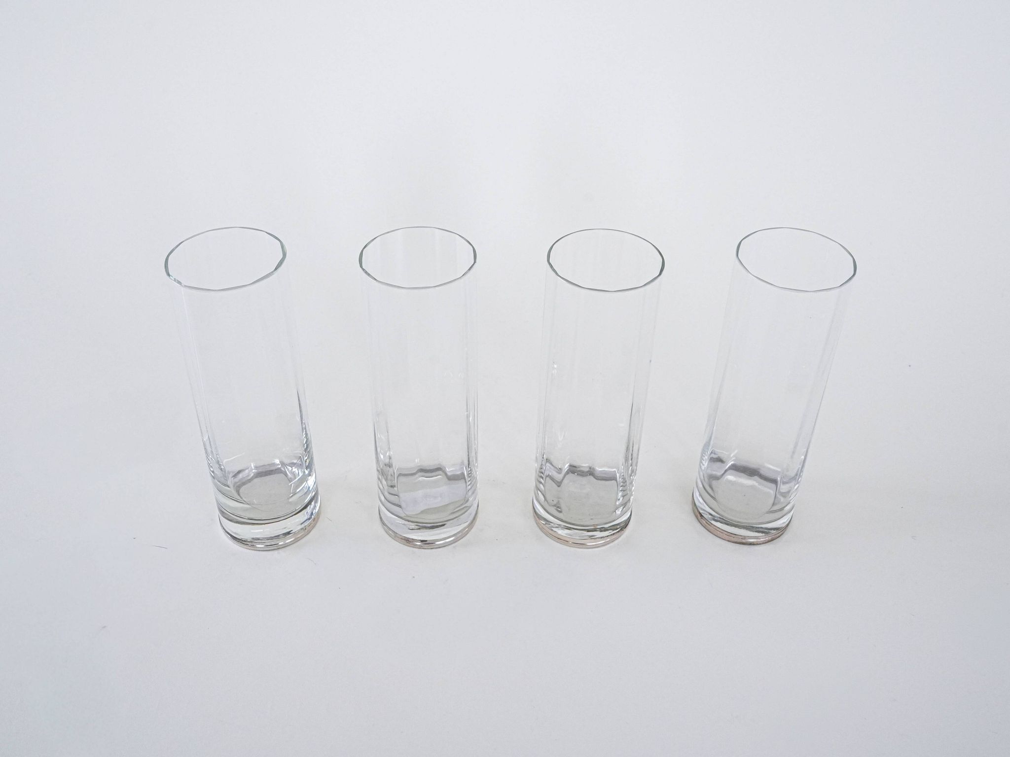 Ensemble de verres, style Hollywood Regency, années 1970, fabriqué en Italie.