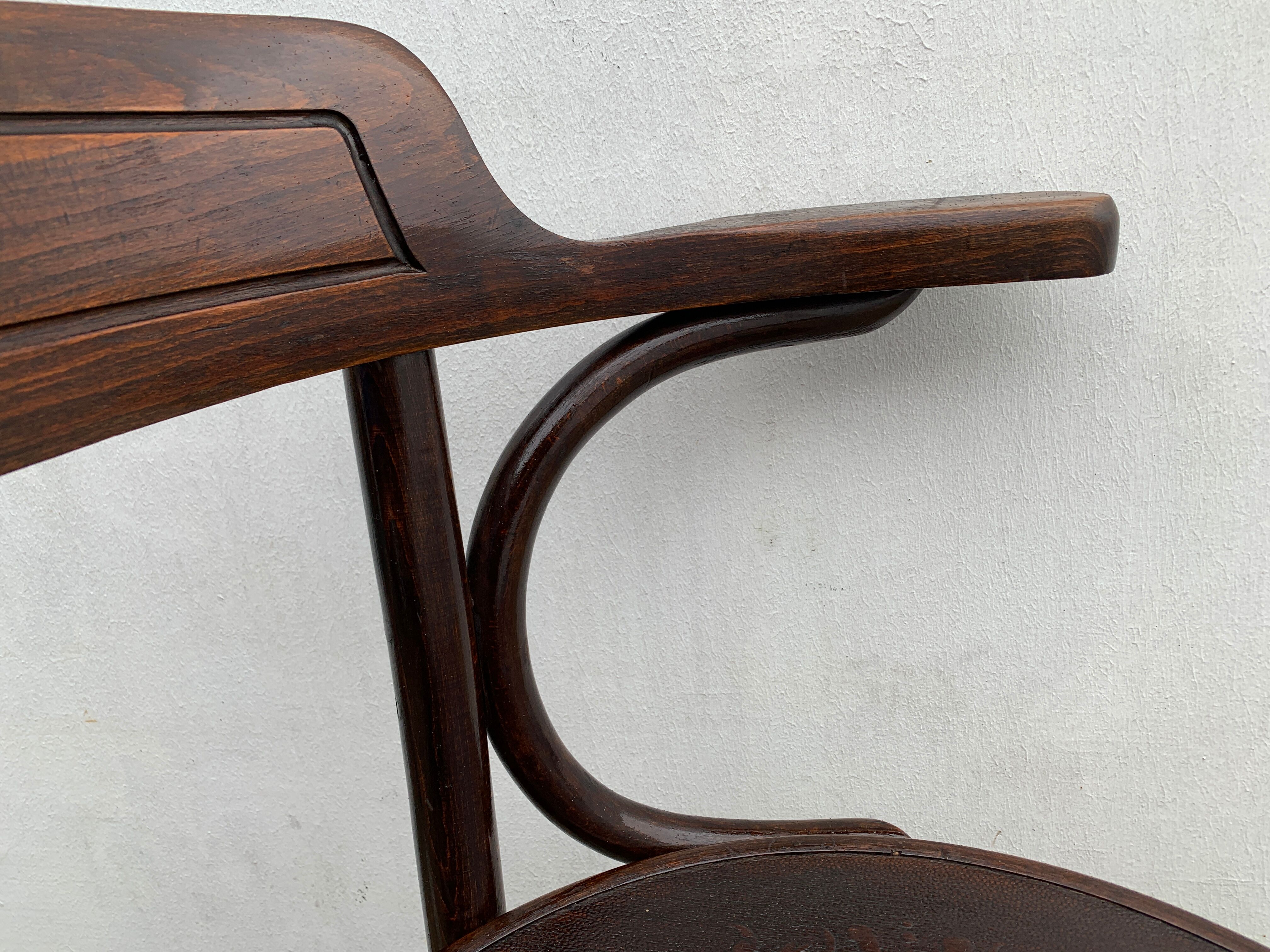 Art Nouveau office armchair, Austrian, in curved wood, signed Fischel