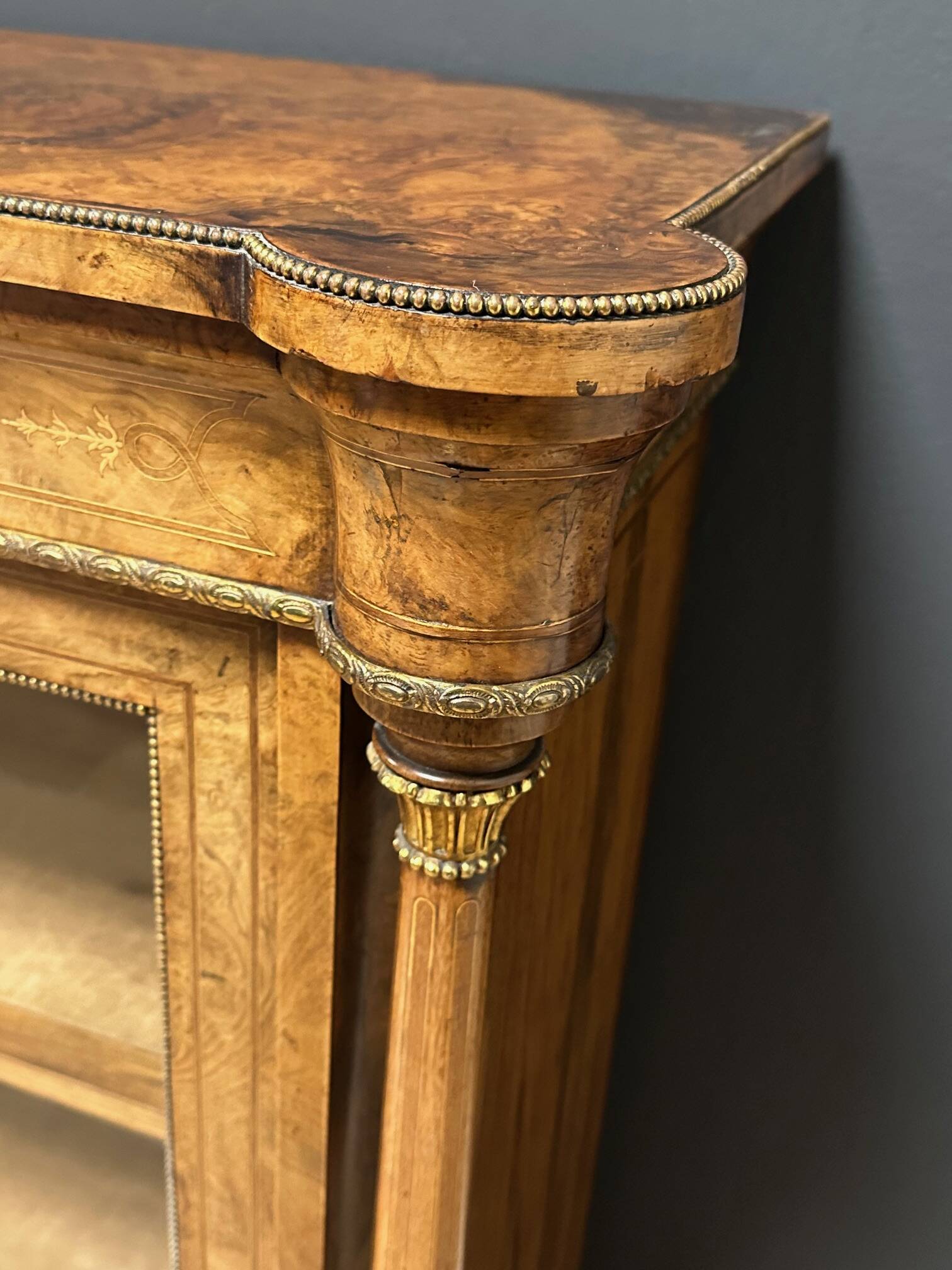 Bibliothèque ancienne