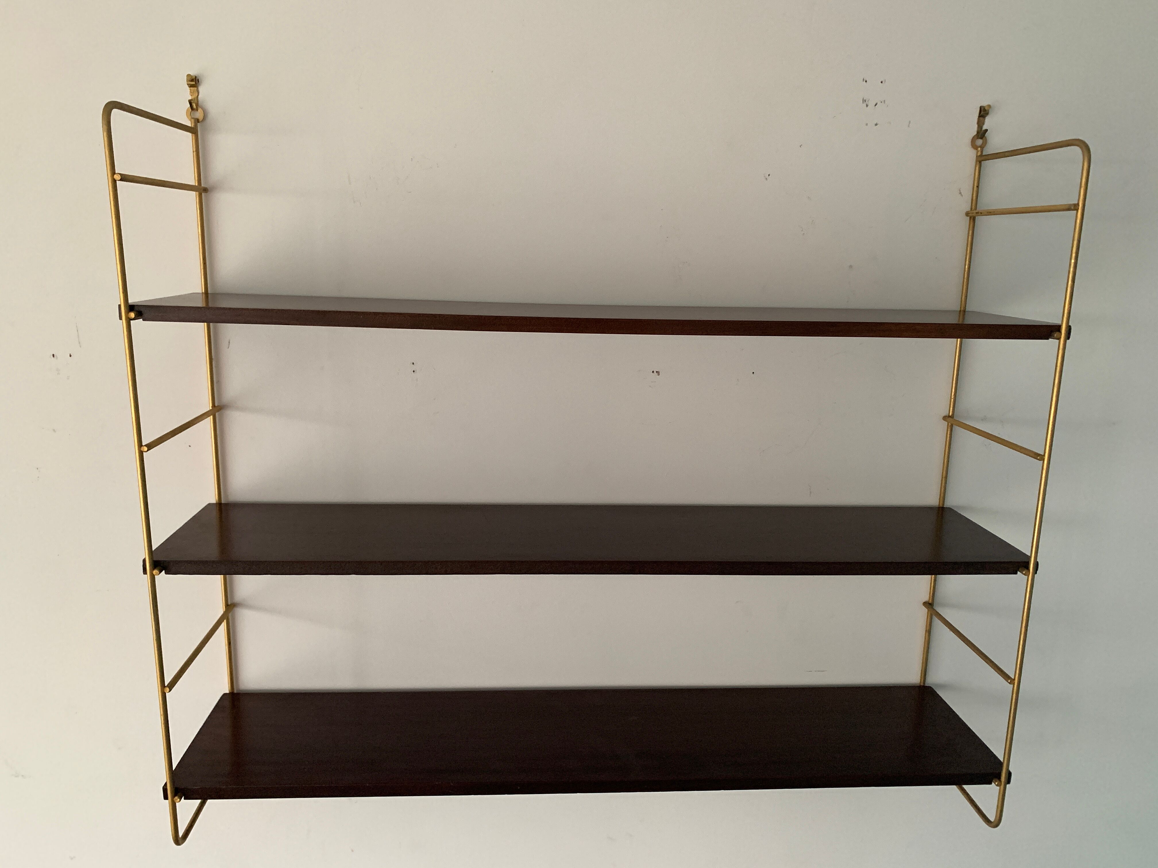 String wall shelf in wood and brass, 1960