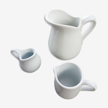 Trio de pot à lait en porcelaine blanche