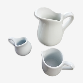 Trio of milk pot in white porcelain