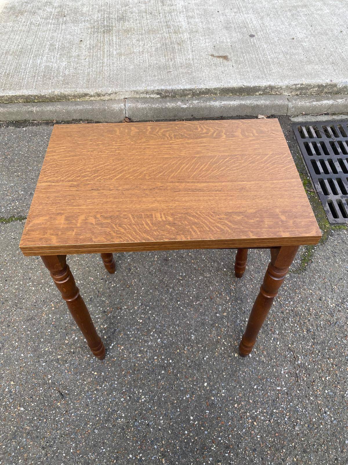 Extendable wooden portfolio table 40x60cm