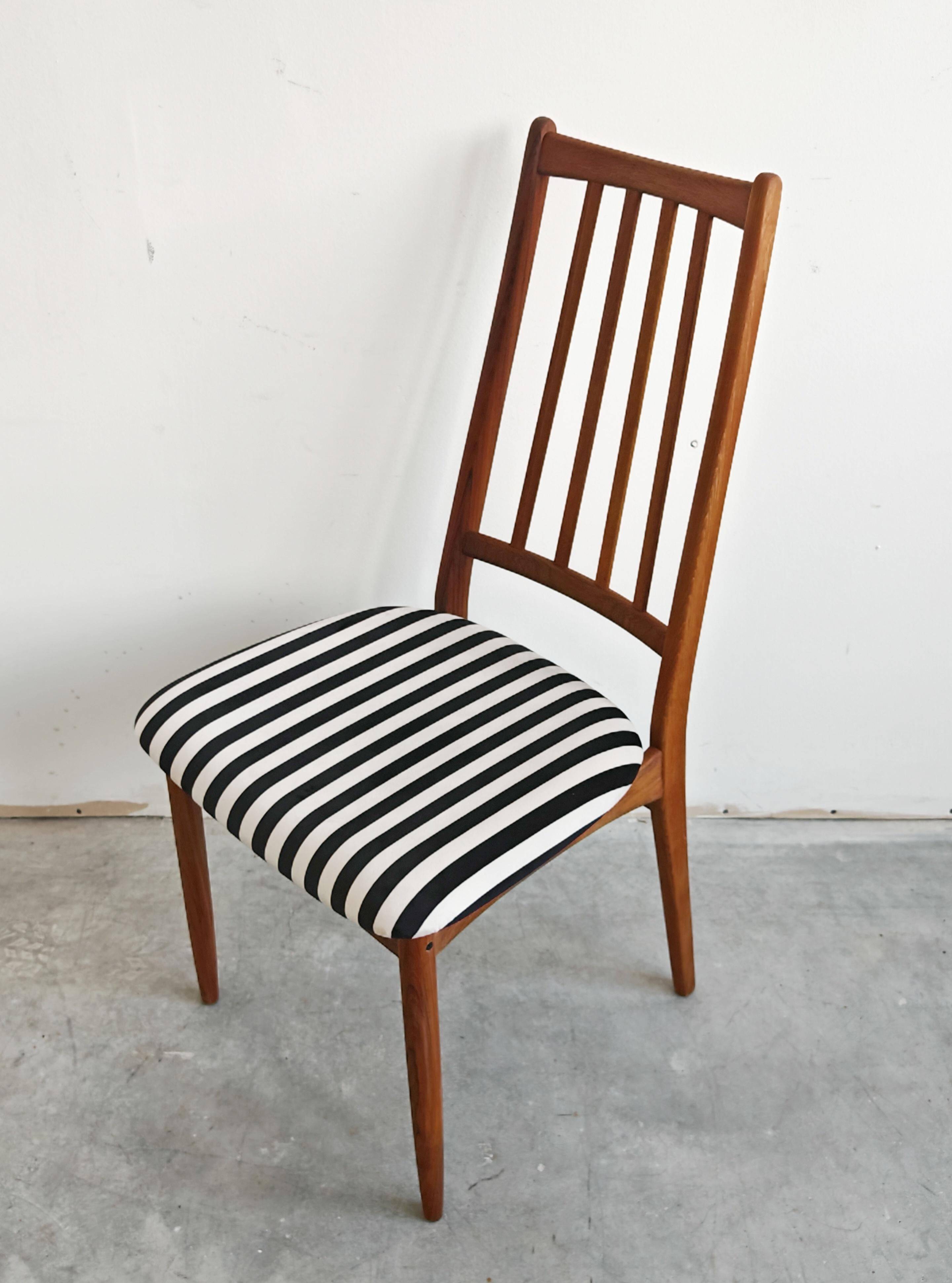 Ensemble de 4 chaises Mid-Century Modern en teck massif 1960