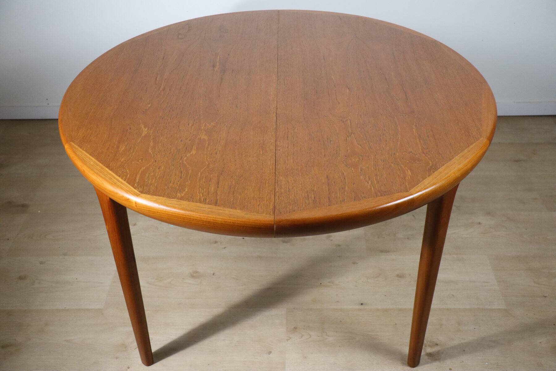 VV Mobler Spottrup Scandinavian extendable teak table, 1960