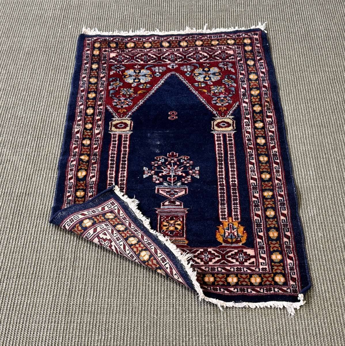 Handmade wool Iranian rug - 95x61cm