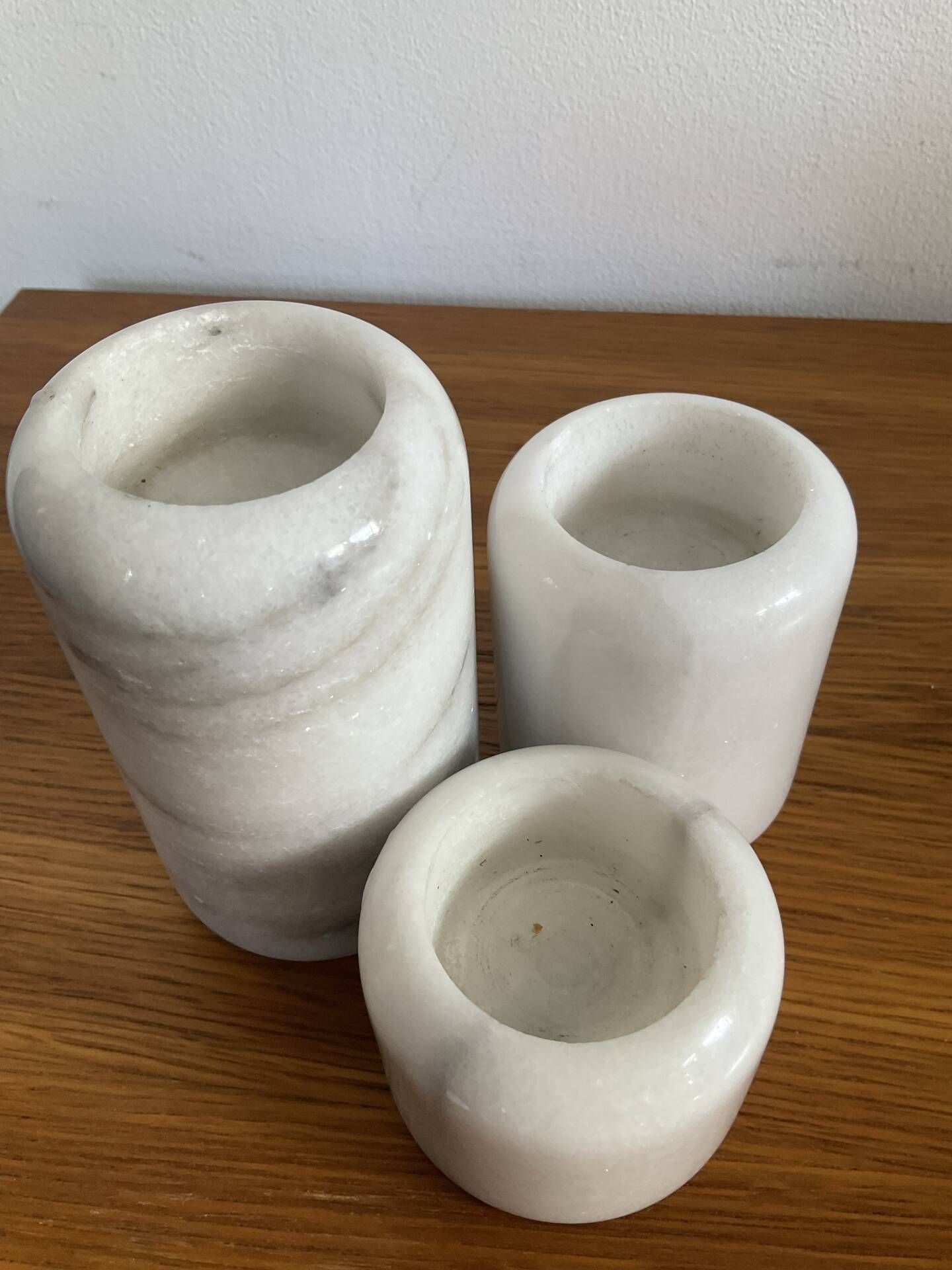 Trio de bougeoirs rouleaux vintage en marbre blanc