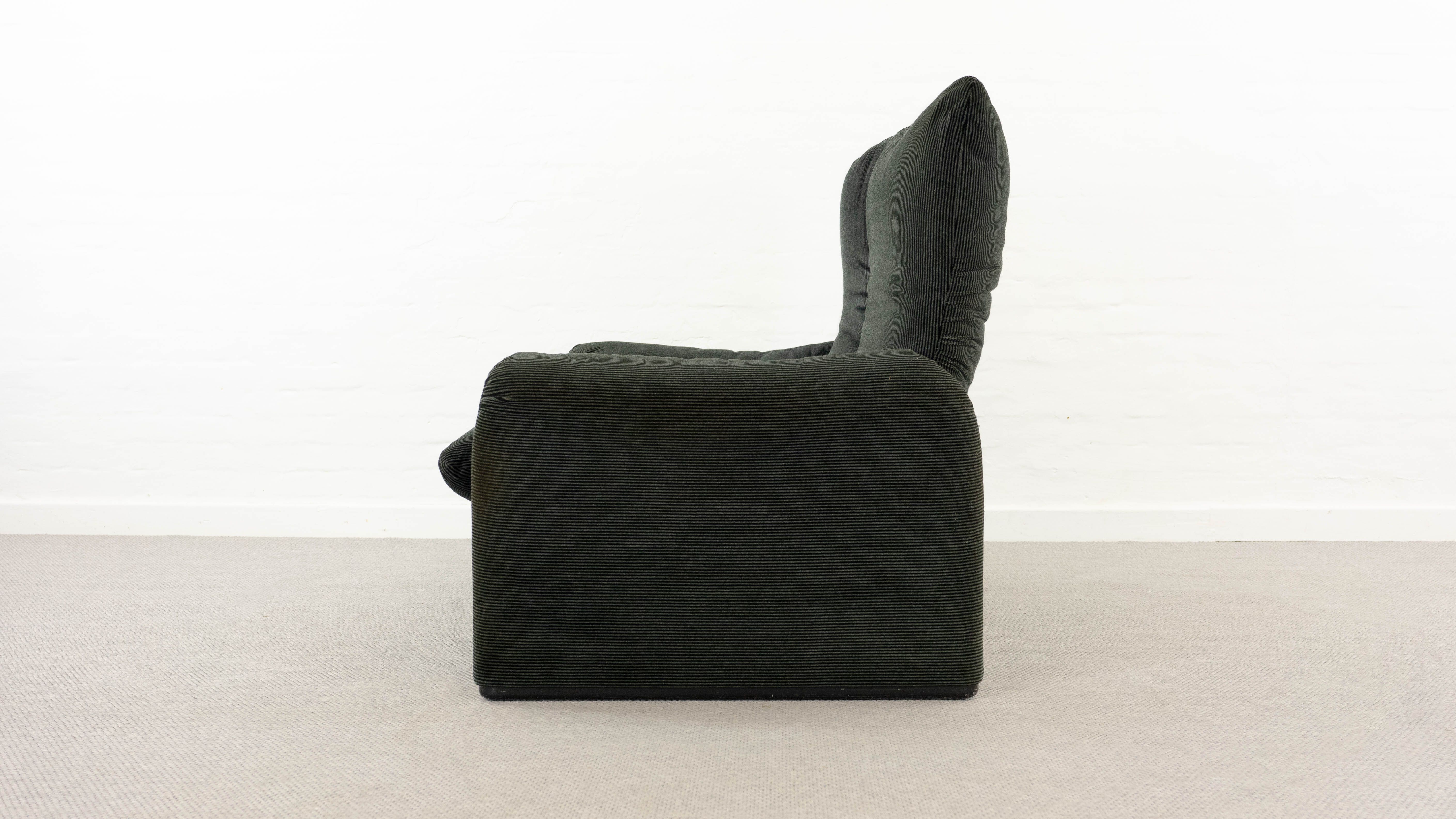 2-seater sofa & footstool maralunga by Vico Magistretti, Cassina