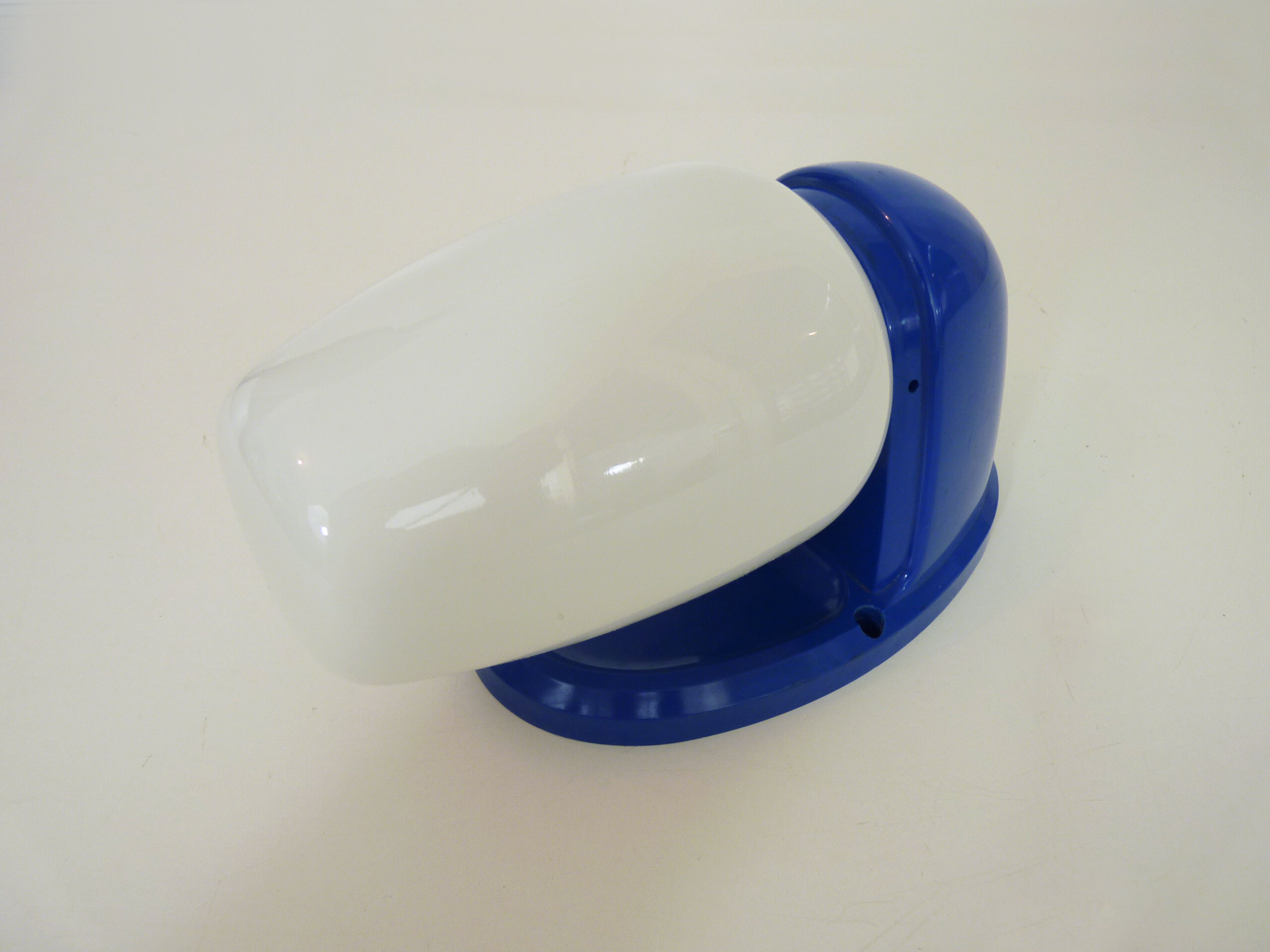 Gilac pop vintage wall light in pvc and opaline globe
