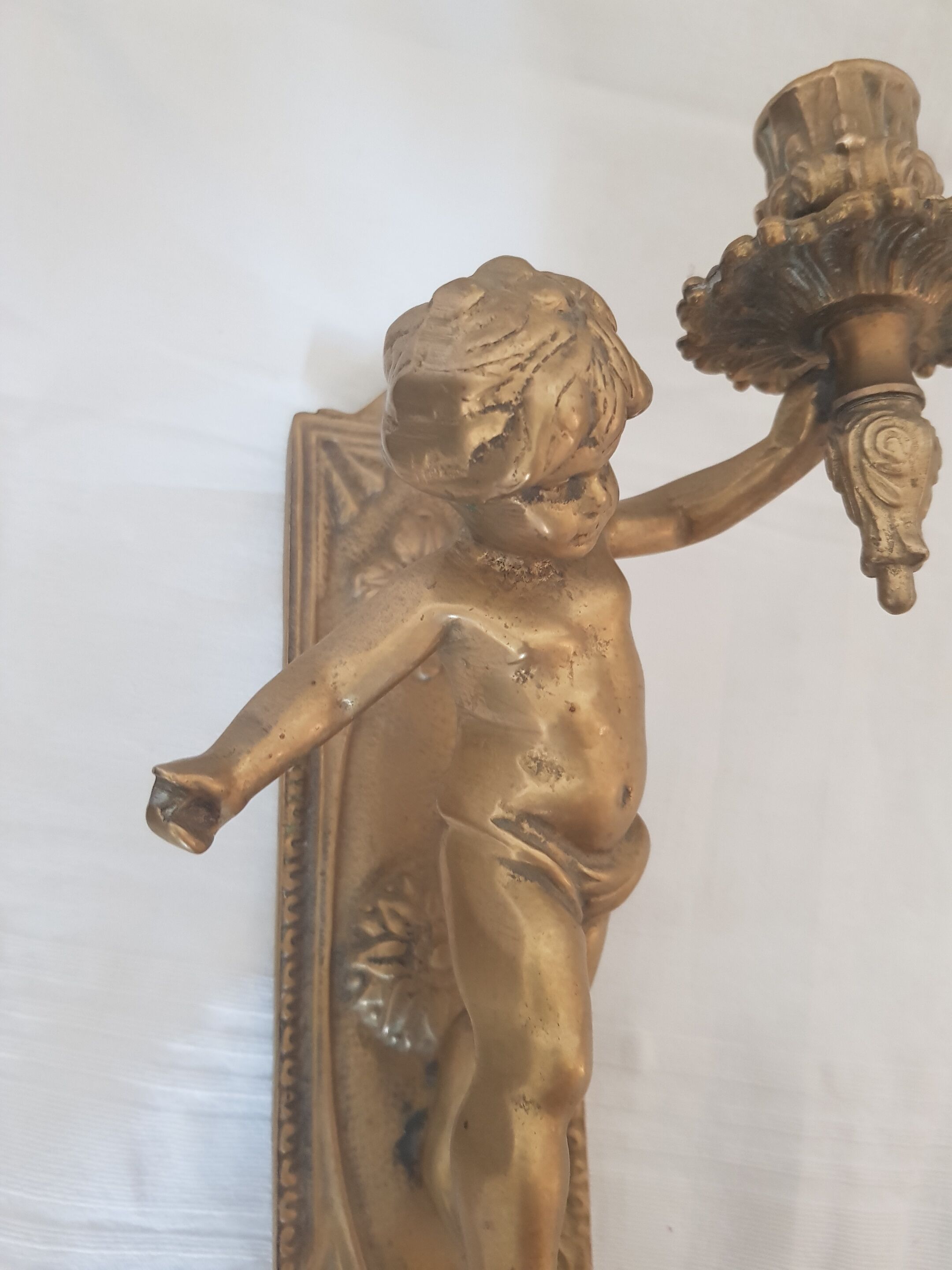 Pair of candlesticks in bronze