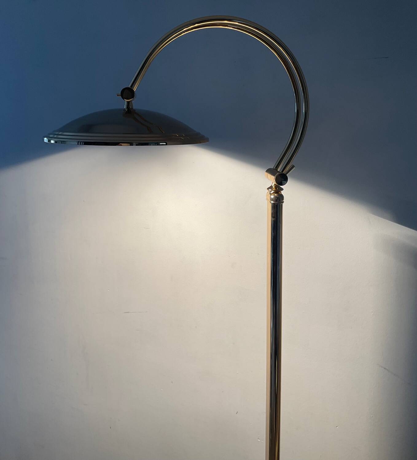 Articulated floor lamp from the 80s in gold metal