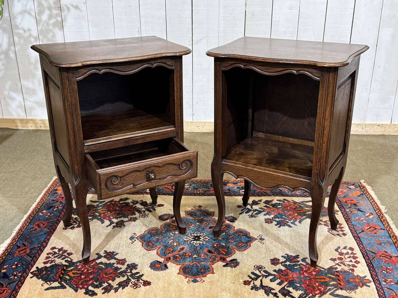 Pair of oak bedside tables in Louis XV style from the 1950s.