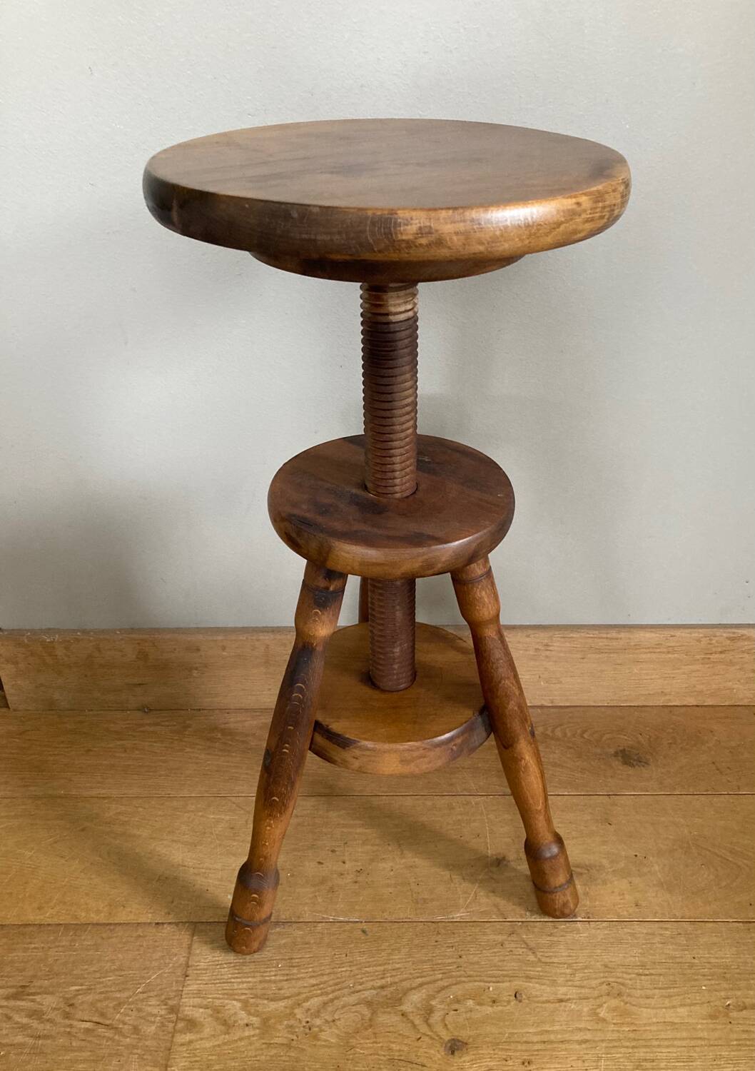 Rotating stool in solid wood, tripod base, 20th century