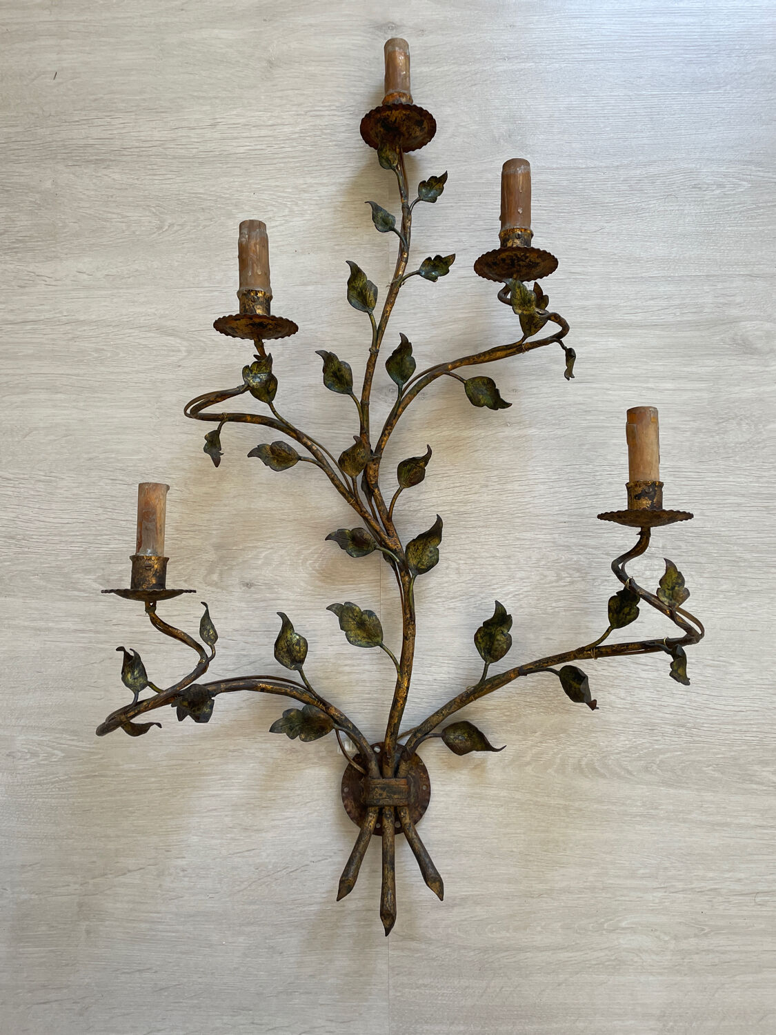 Large wall lamp 1950, gilded wrought iron "leaves"