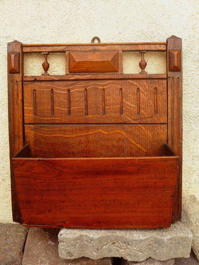Magazine rack, vintage mail