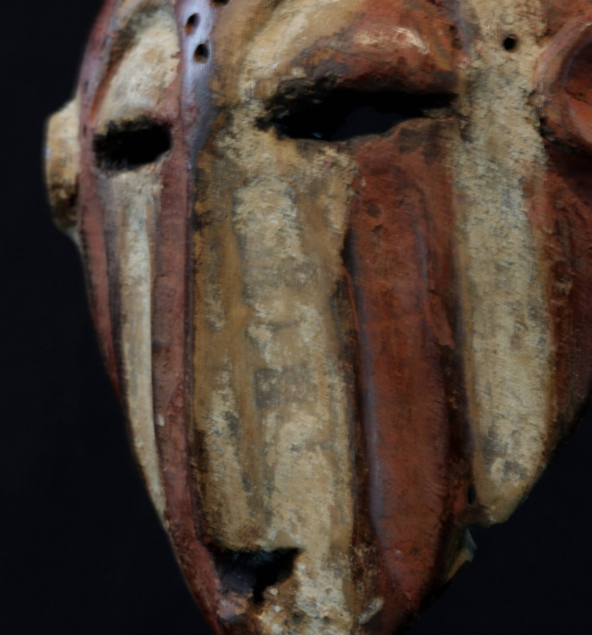 African Tribal Art - Kela Yela Mask DRC - 24.5 Cms