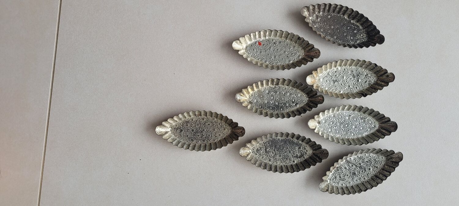 Tinplate tray molds