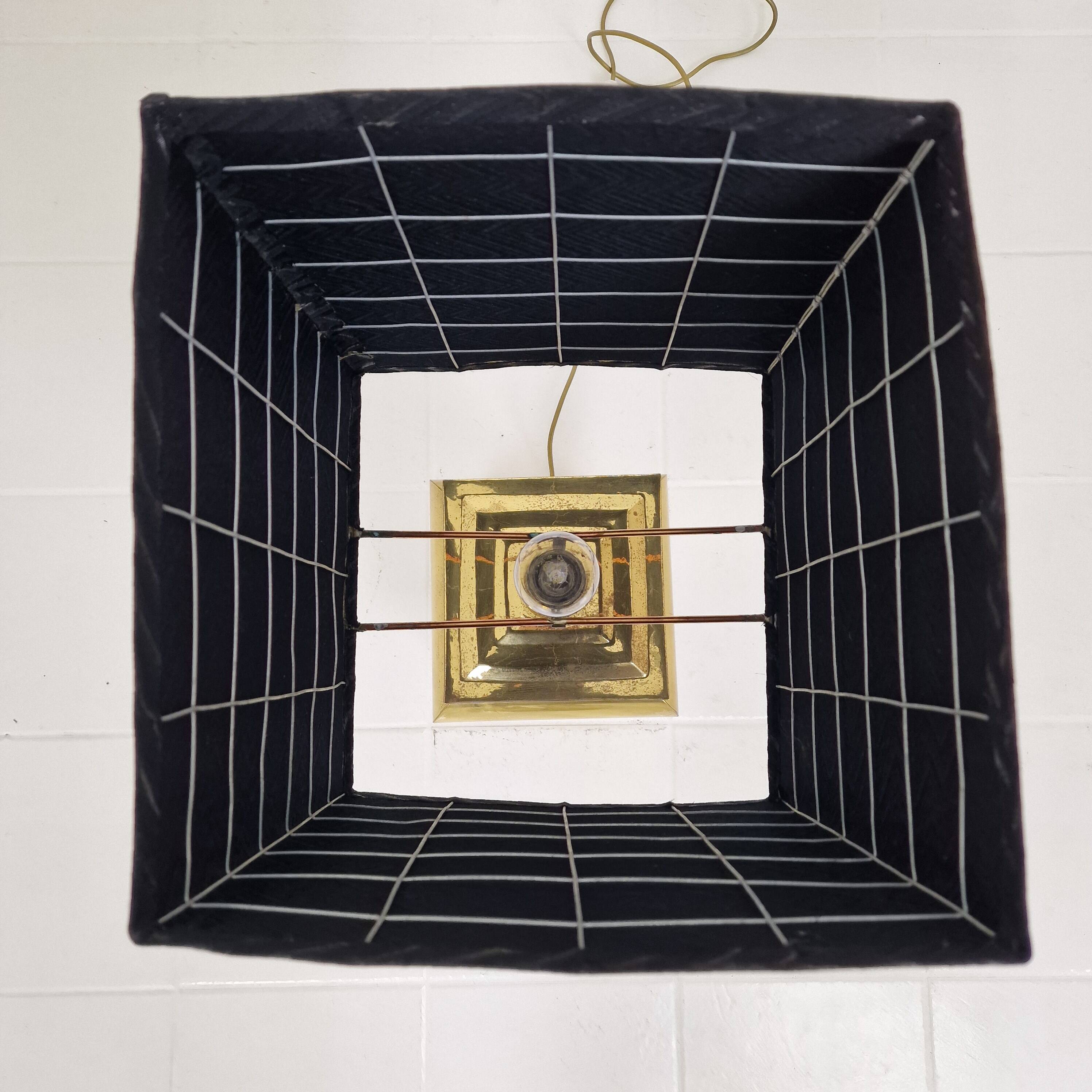 Paire de lampes de table de style Régence avec abat-jour noirs – Base en laiton et bois