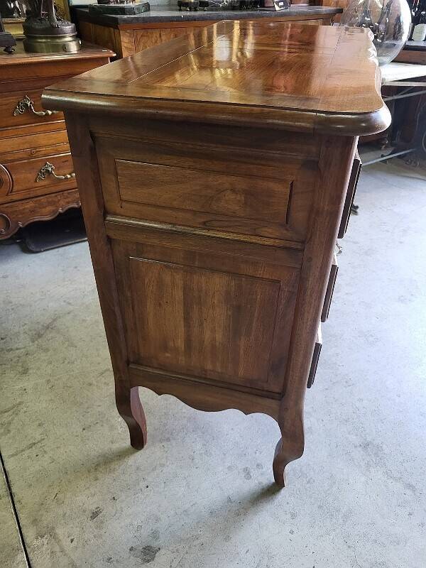 Louis XV walnut chest of drawers with 3 drawers from 1960