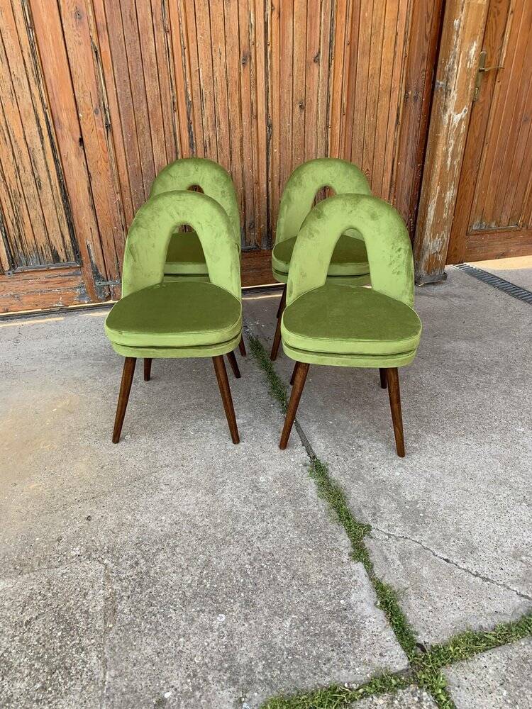Set of 4 mid-century green velvet and wood chairs by Antonín Šuman for Tatra Nábytok (1960s)