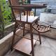 Chaise haute en bois pour bébé vintage
