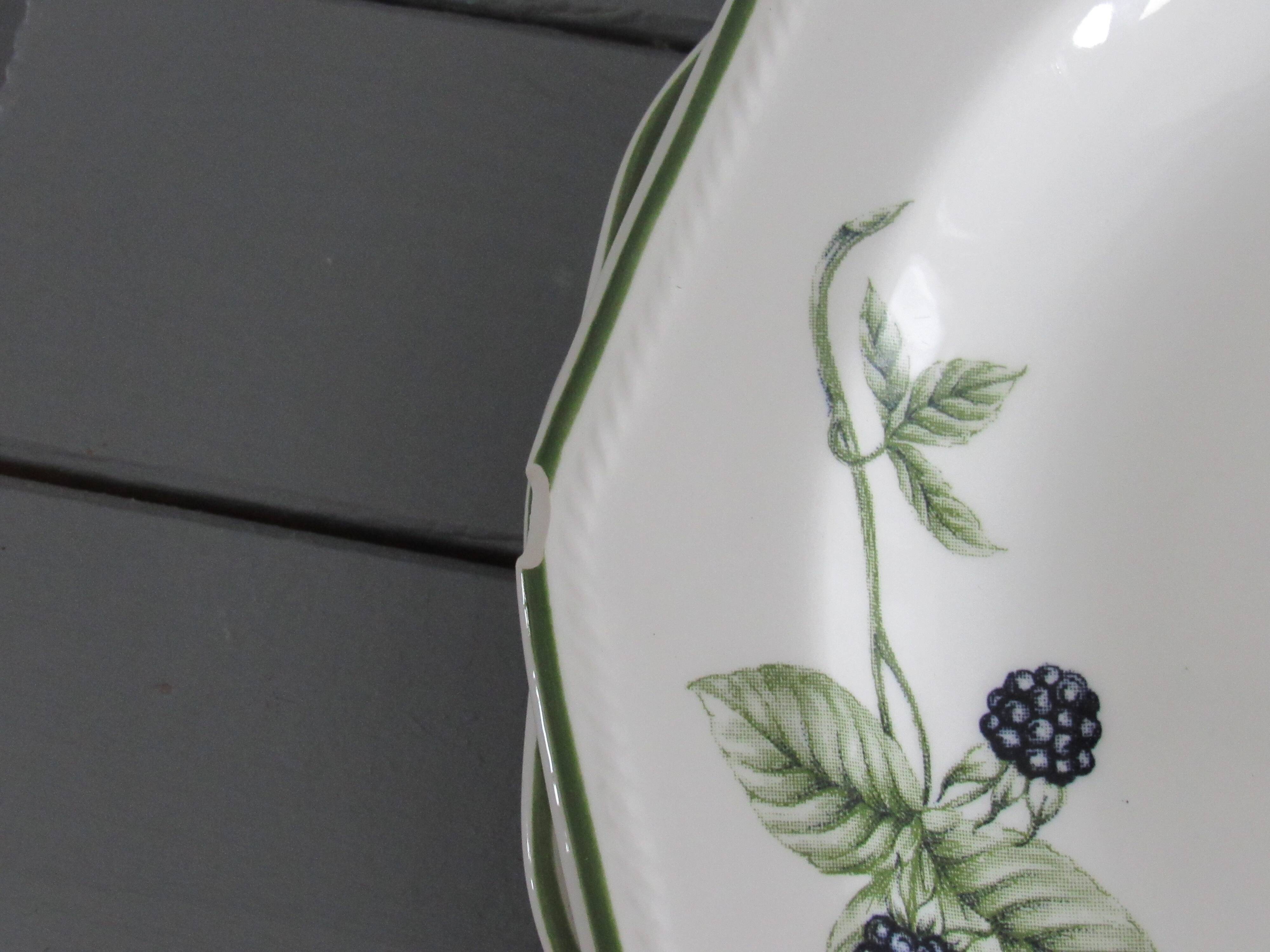 8 assiettes plates collection "Victorian Orchard" Churchill
