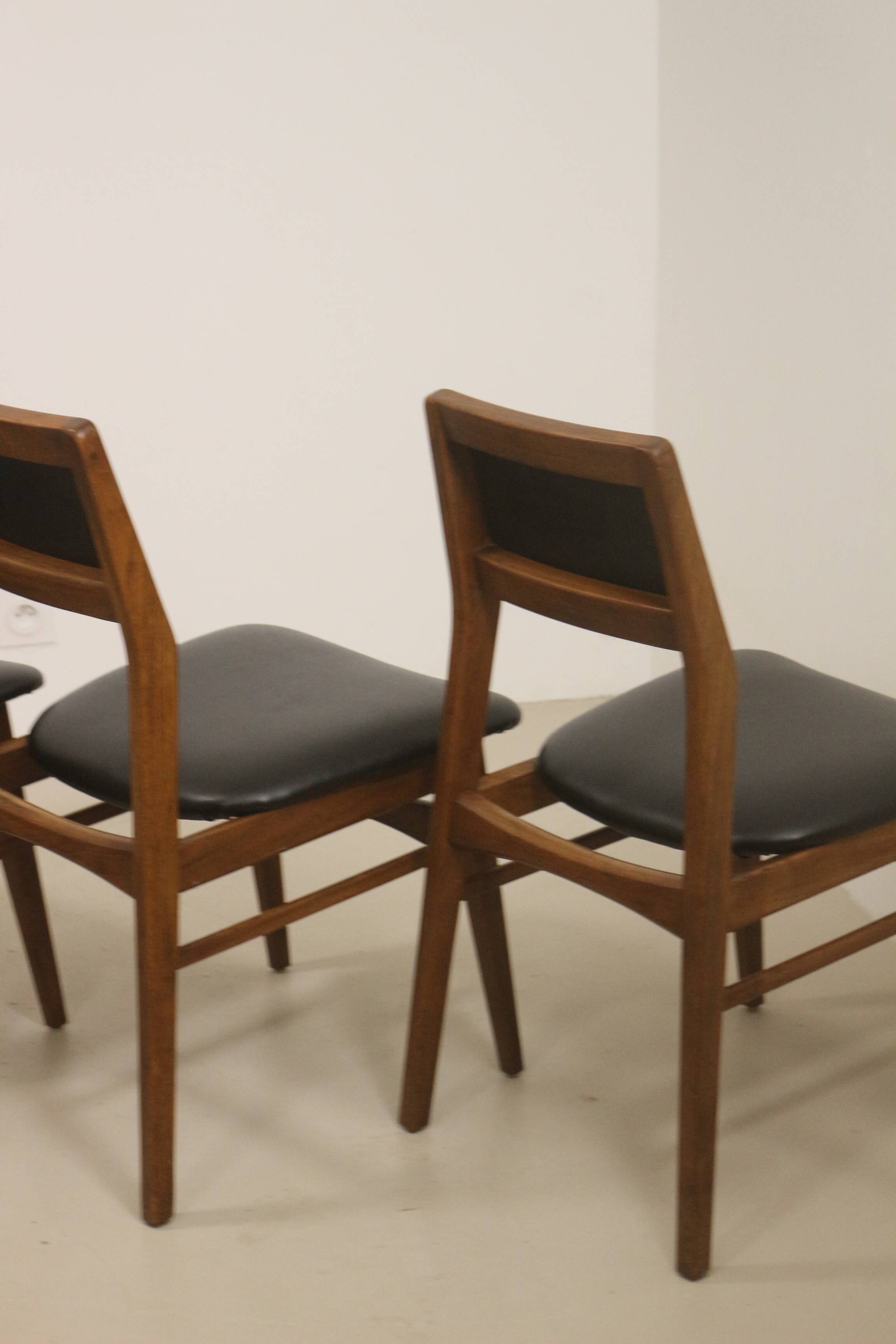 Set of 4 dining chairs Foster McDavid year 70.