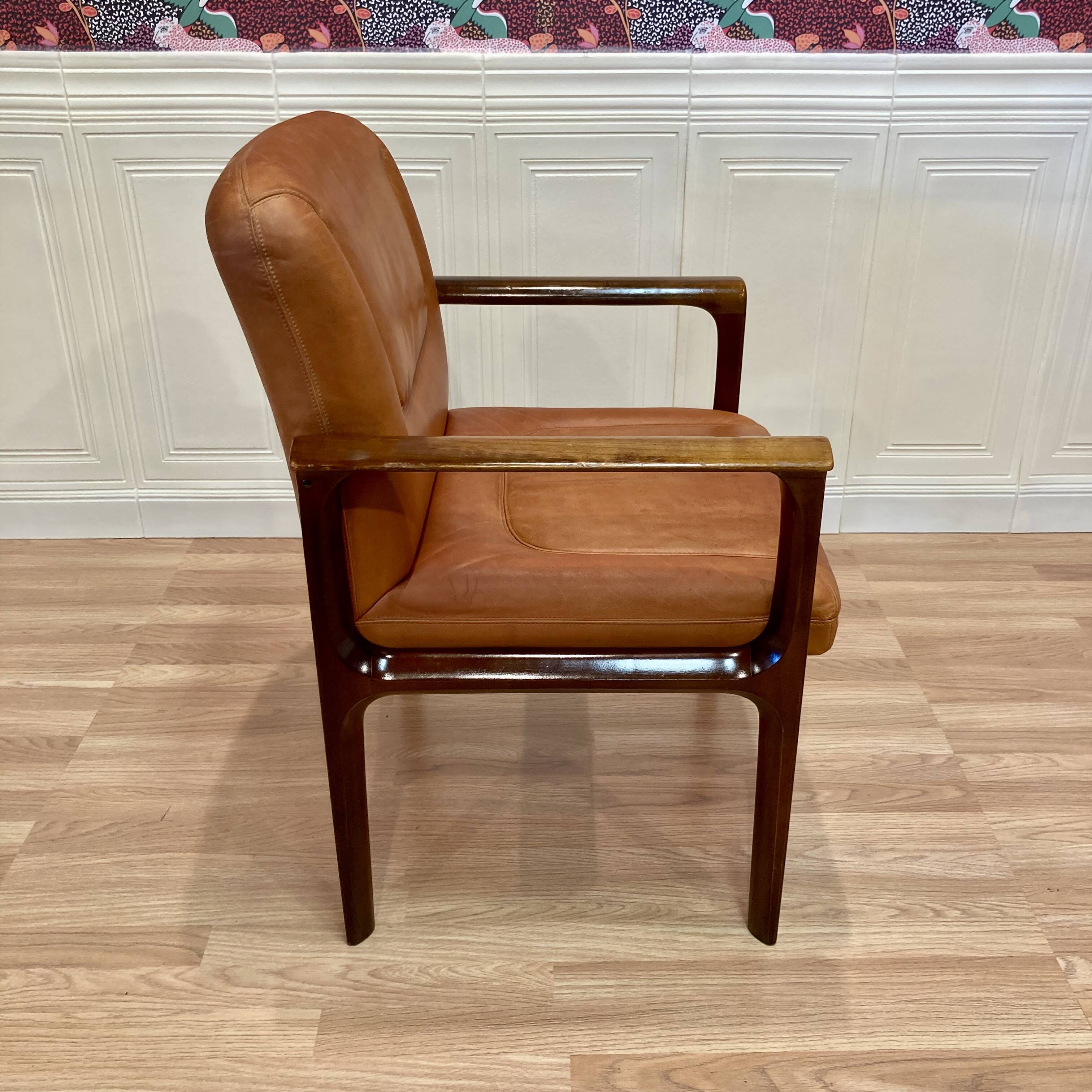Leather armchair "1960 design".