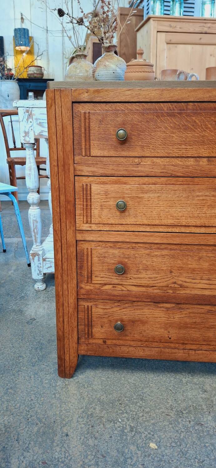 Antique chest of drawers