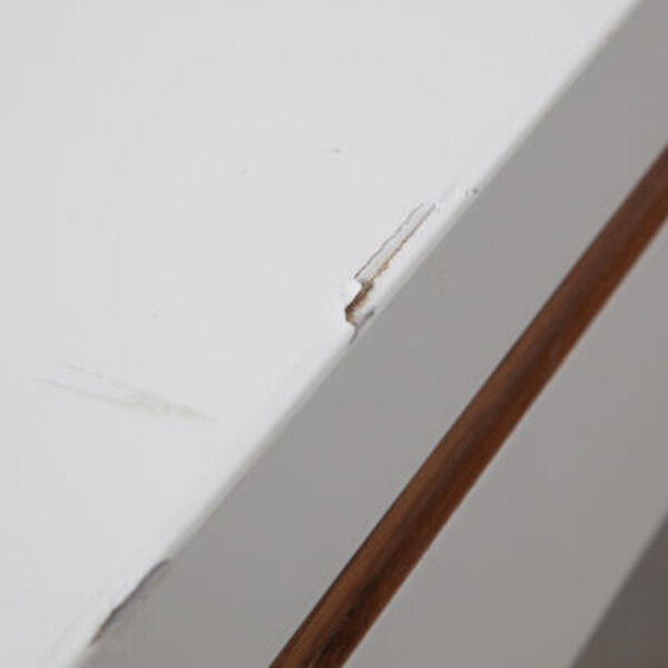 Table de présentation blanche basse ou banc